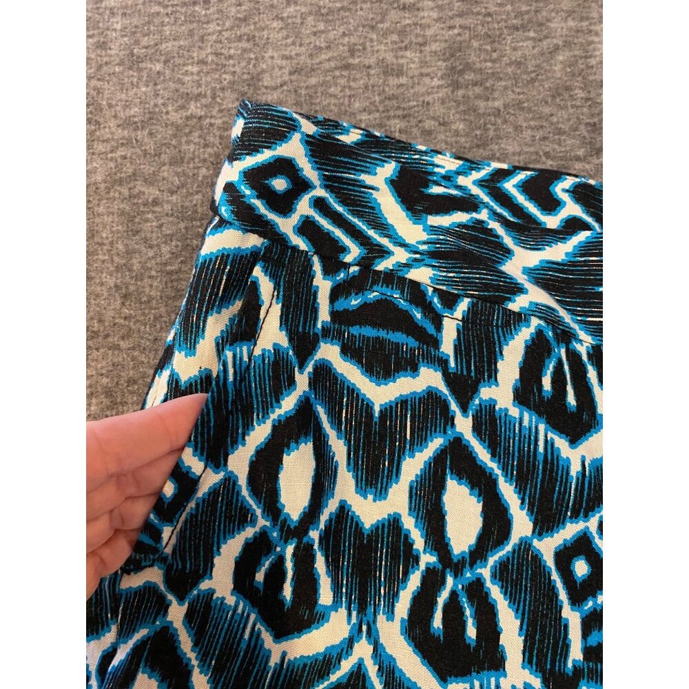 Madison Womens Blue & Black Geometric Pattern Shorts Size 6 Linen Blend Pockets - Picture 2 of 6